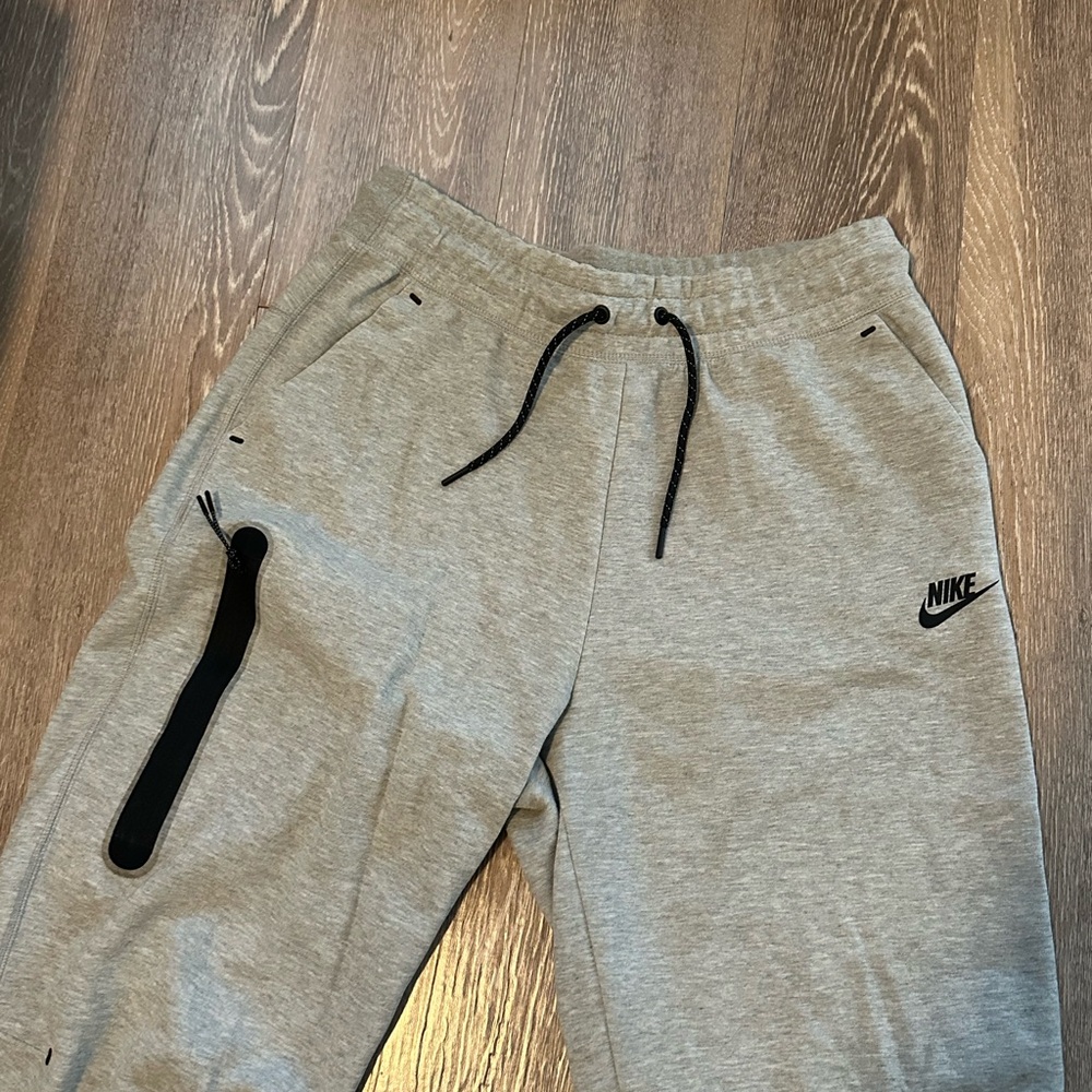 Nike Tech Fleece Set - Picture 11 of 15